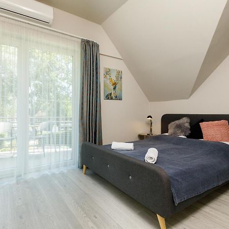 Villa 21 Boutique Rooms Balatonalmádi エクステリア 写真