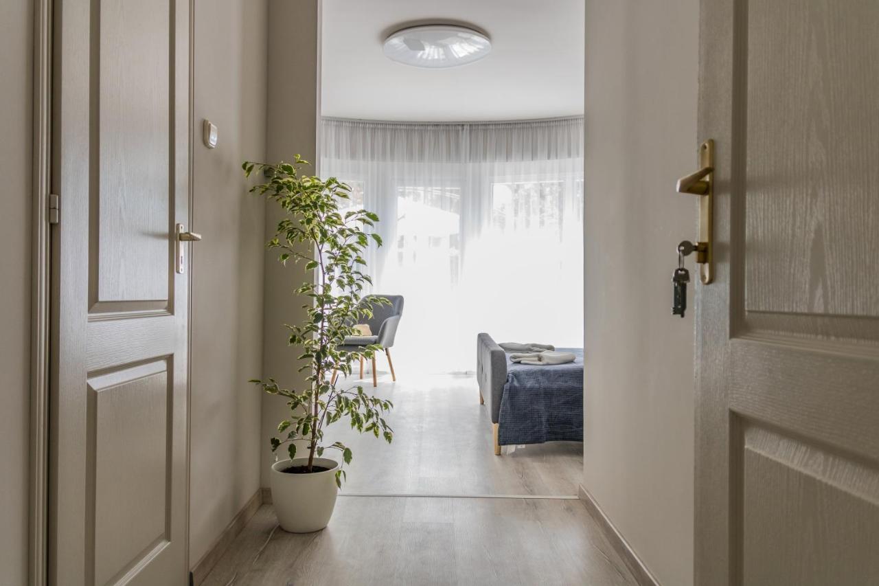 Villa 21 Boutique Rooms Balatonalmádi エクステリア 写真