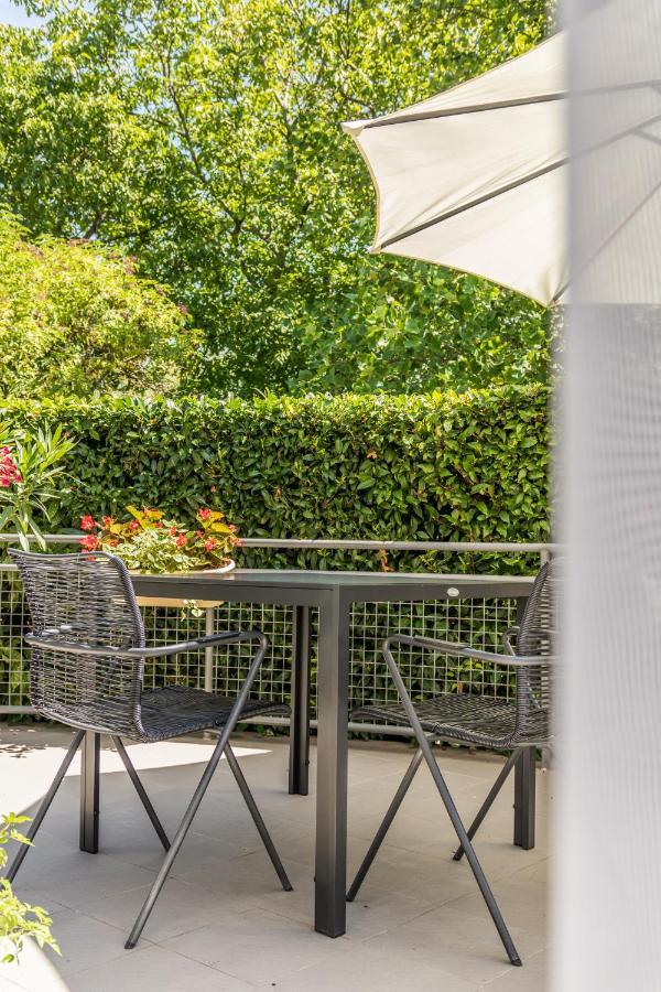 Villa 21 Boutique Rooms Balatonalmádi エクステリア 写真