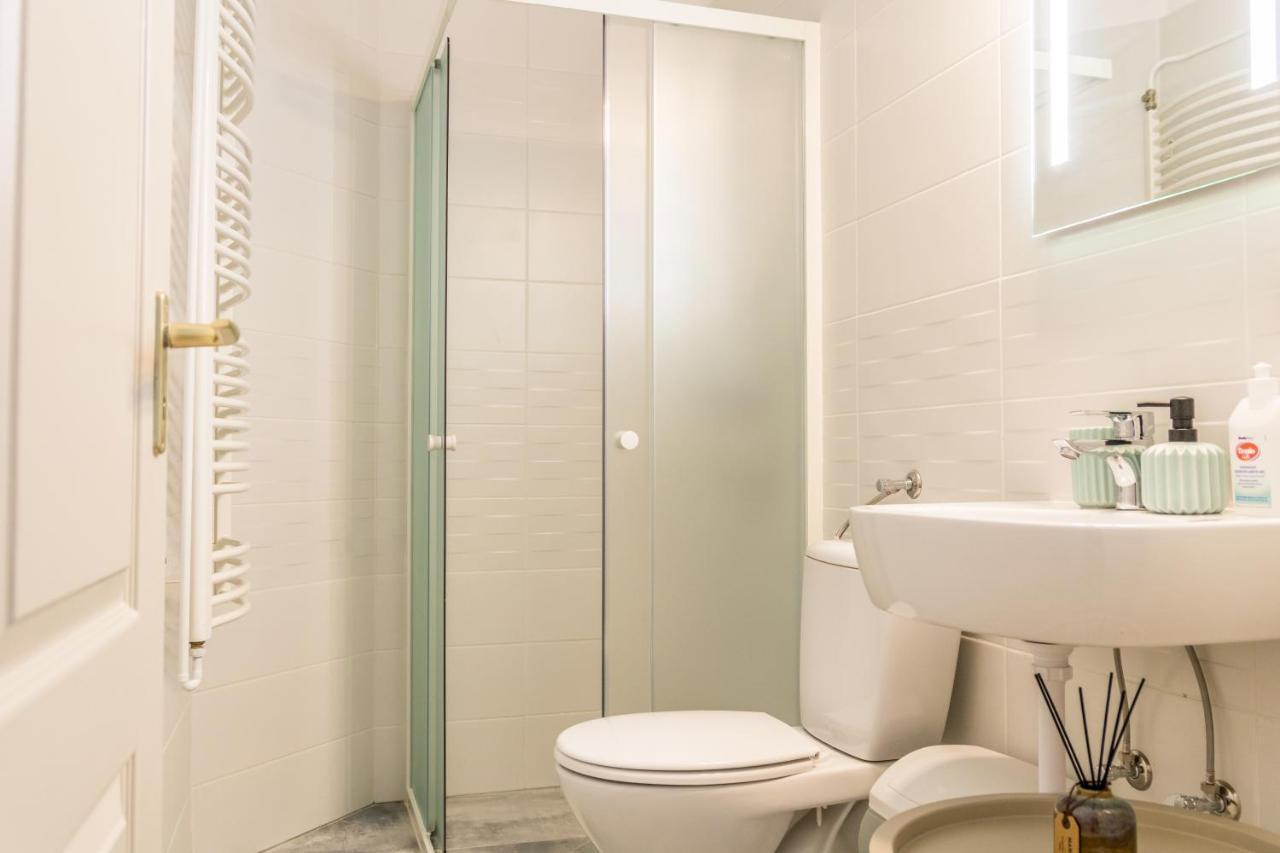 Villa 21 Boutique Rooms Balatonalmádi エクステリア 写真