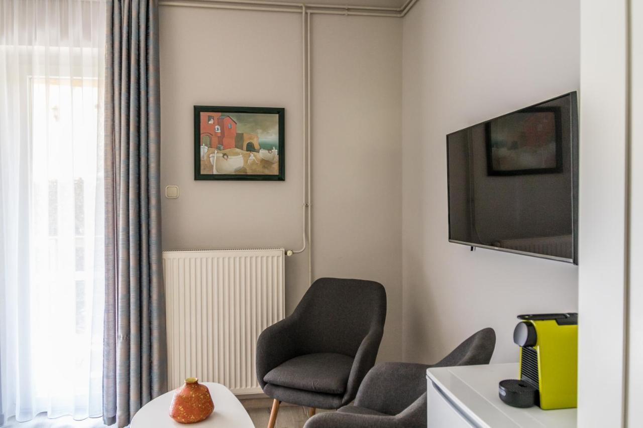Villa 21 Boutique Rooms Balatonalmádi エクステリア 写真