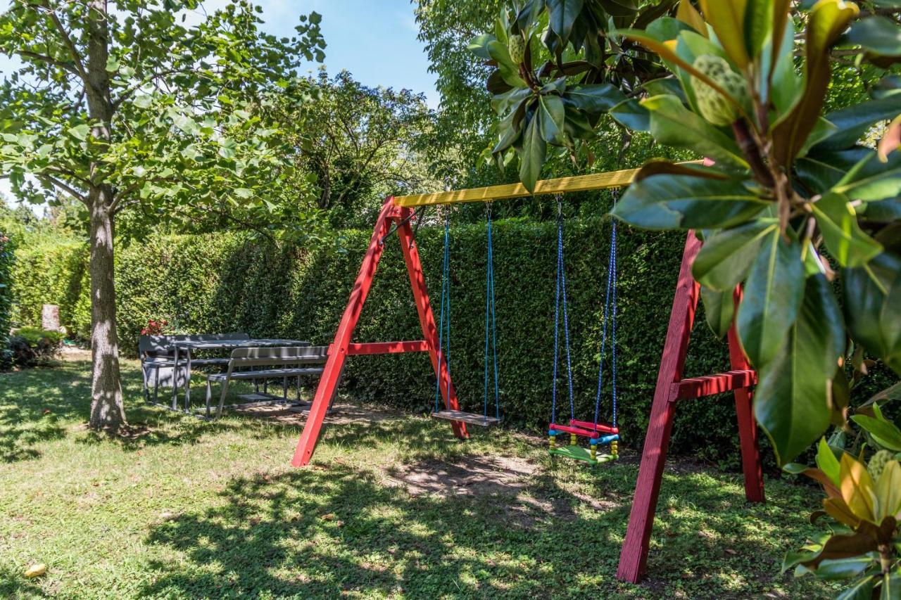 Villa 21 Boutique Rooms Balatonalmádi エクステリア 写真
