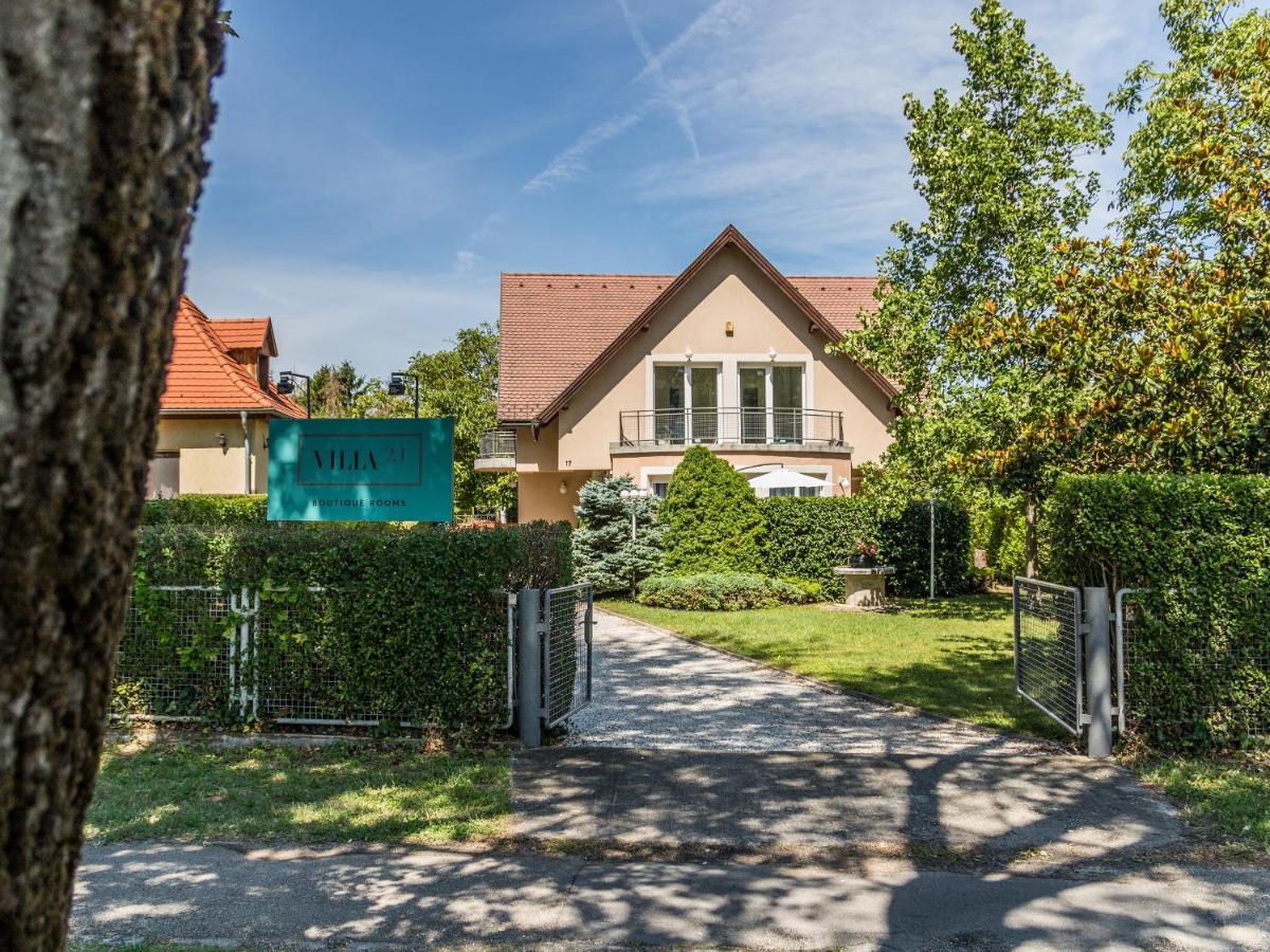 Villa 21 Boutique Rooms Balatonalmádi エクステリア 写真