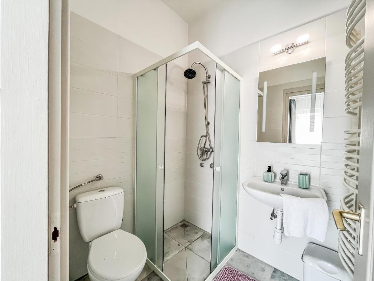Villa 21 Boutique Rooms Balatonalmádi エクステリア 写真