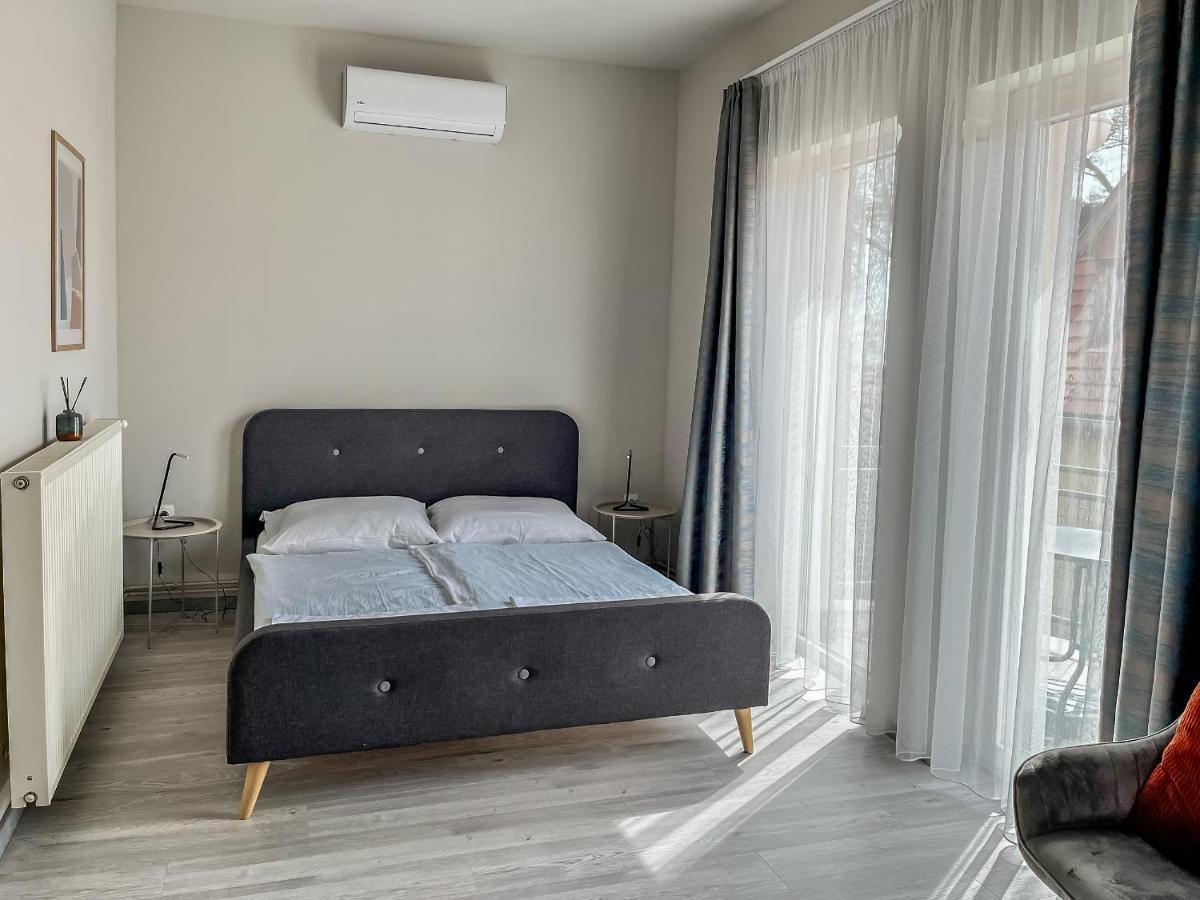 Villa 21 Boutique Rooms Balatonalmádi エクステリア 写真