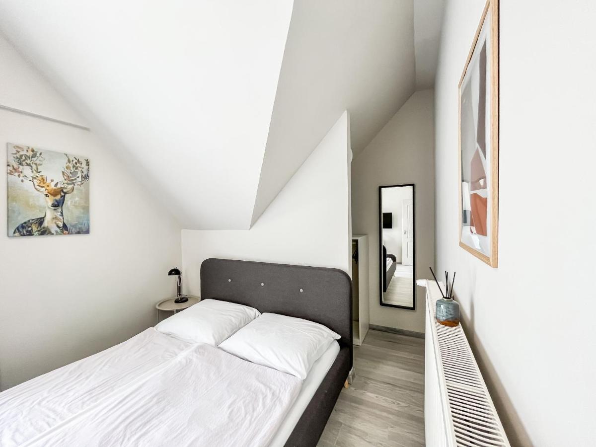 Villa 21 Boutique Rooms Balatonalmádi エクステリア 写真
