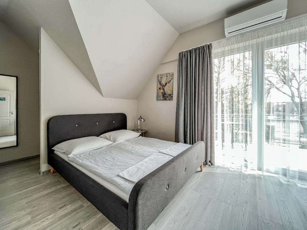 Villa 21 Boutique Rooms Balatonalmádi エクステリア 写真