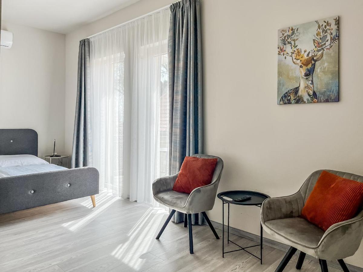 Villa 21 Boutique Rooms Balatonalmádi エクステリア 写真