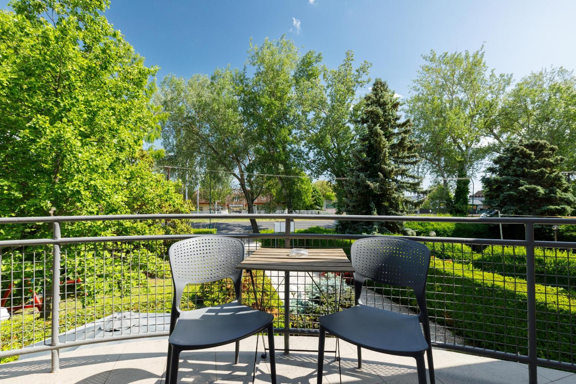 Villa 21 Boutique Rooms Balatonalmádi エクステリア 写真