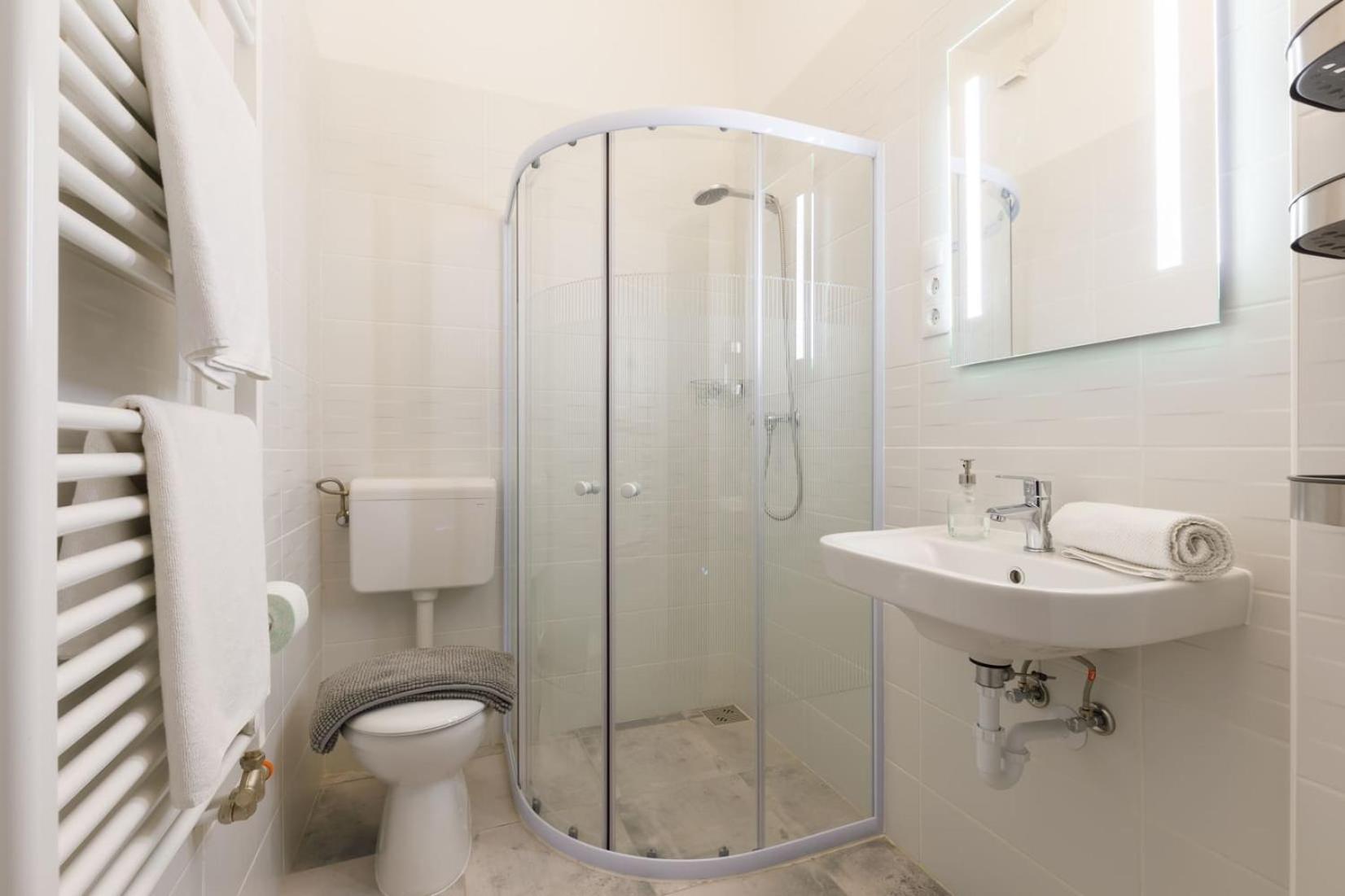 Villa 21 Boutique Rooms Balatonalmádi エクステリア 写真